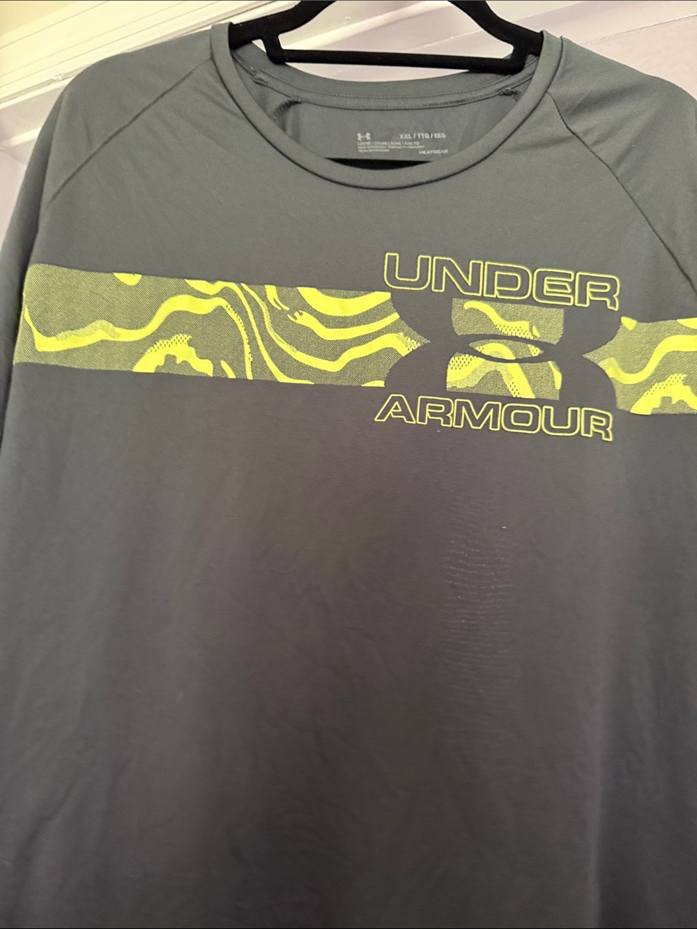 Under Armour Men’s Gray Performance Tee with Neon Yellow Accent - Picture 3 of 3